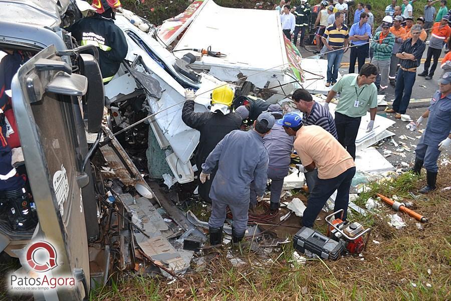 Grave acidente deixa mortos e feridos na BR-354 próximo do Aguinaldo das Pamonhas | Patos Agora - A notícia no seu tempo - https://patosagora.net