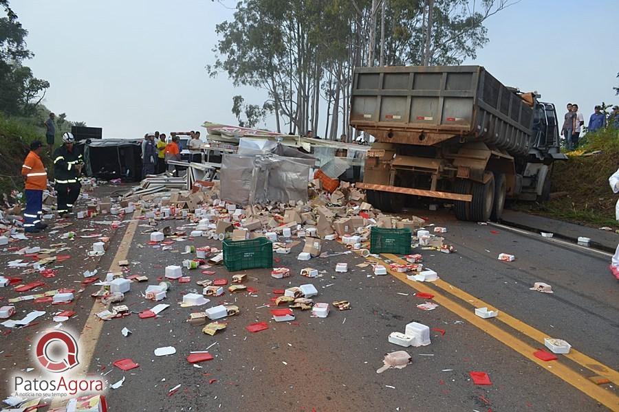 Grave acidente deixa mortos e feridos na BR-354 próximo do Aguinaldo das Pamonhas | Patos Agora - A notícia no seu tempo - https://patosagora.net