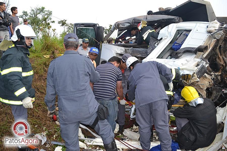 Grave acidente deixa mortos e feridos na BR-354 próximo do Aguinaldo das Pamonhas | Patos Agora - A notícia no seu tempo - https://patosagora.net