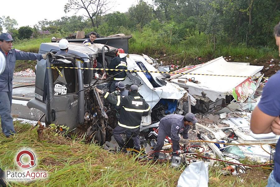 Grave acidente deixa mortos e feridos na BR-354 próximo do Aguinaldo das Pamonhas | Patos Agora - A notícia no seu tempo - https://patosagora.net