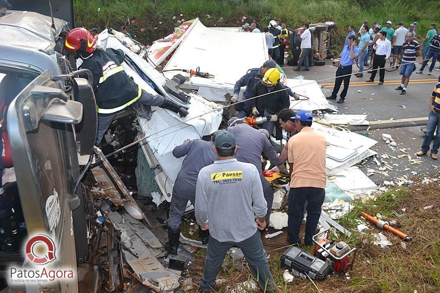 Grave acidente deixa mortos e feridos na BR-354 próximo do Aguinaldo das Pamonhas | Patos Agora - A notícia no seu tempo - https://patosagora.net