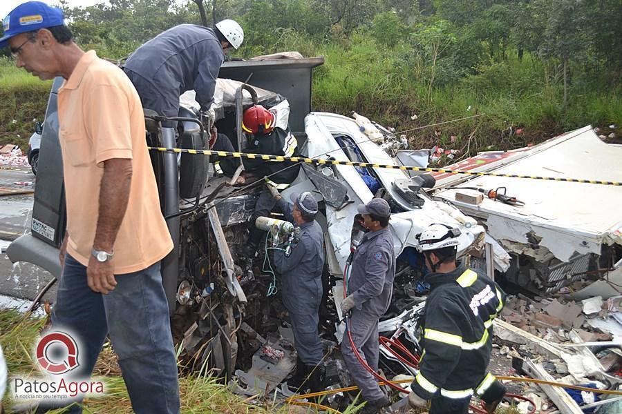 Grave acidente deixa mortos e feridos na BR-354 próximo do Aguinaldo das Pamonhas | Patos Agora - A notícia no seu tempo - https://patosagora.net