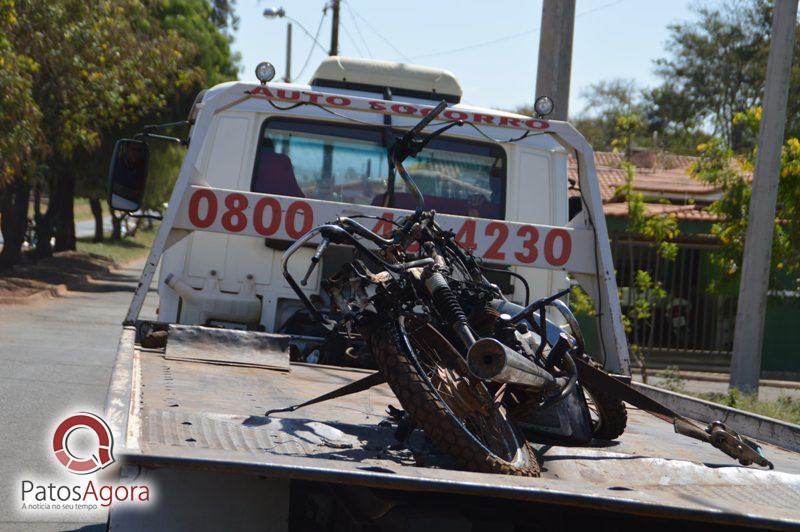 Motocicleta é encontrada queimada em entulhos no bairro Jardim Panorâmico IV | Patos Agora - A notícia no seu tempo - https://patosagora.net
