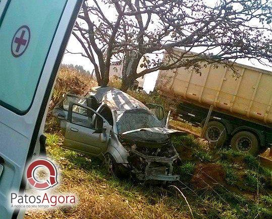 Carro capota na BR-354 e deixa um ferido no trevo de acesso a Carmo do Paranaíba | Patos Agora - A notícia no seu tempo - https://patosagora.net