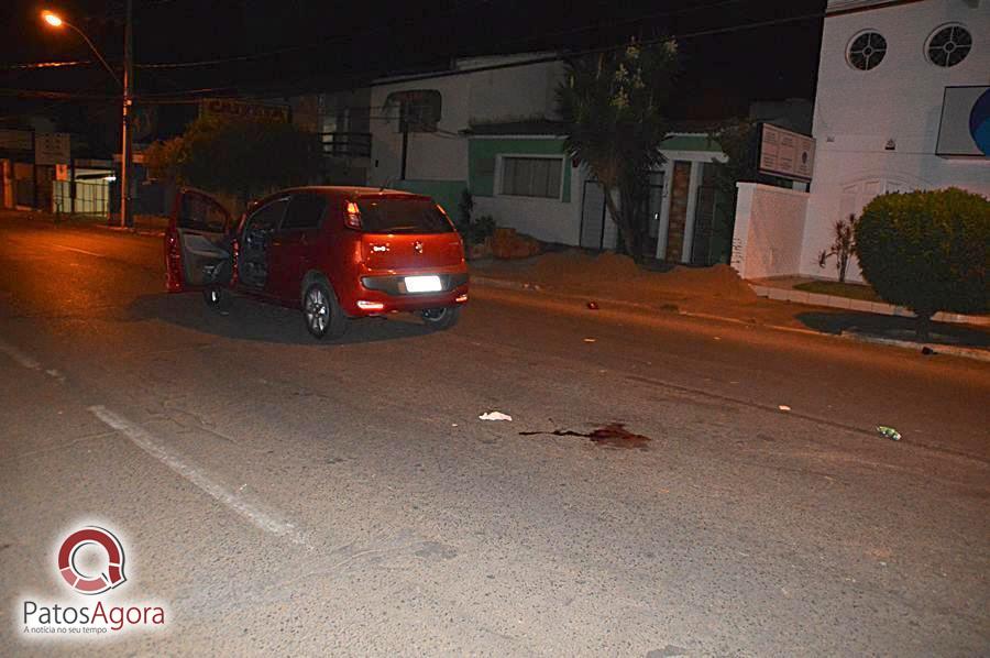 Rapaz fica ferido após avançar parada e bater em carro no centro de Patos de Minas | Patos Agora - A notícia no seu tempo - https://patosagora.net