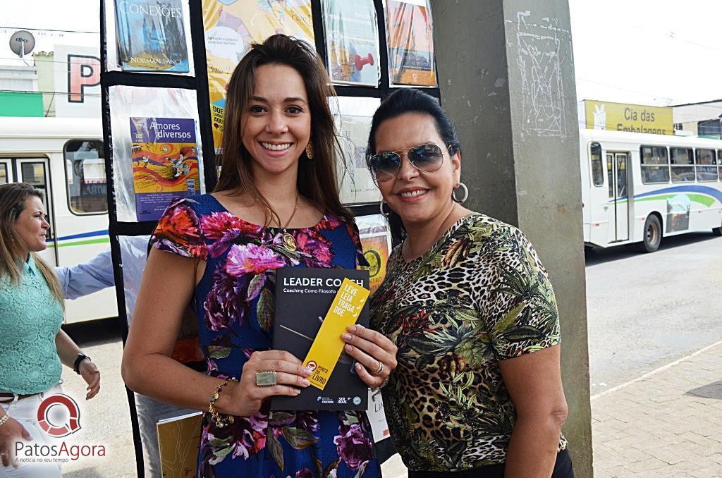 Patos de Minas ganha primeira biblioteca a céu aberto na Praça Desembargador Frederico | Patos Agora - A notícia no seu tempo - https://patosagora.net