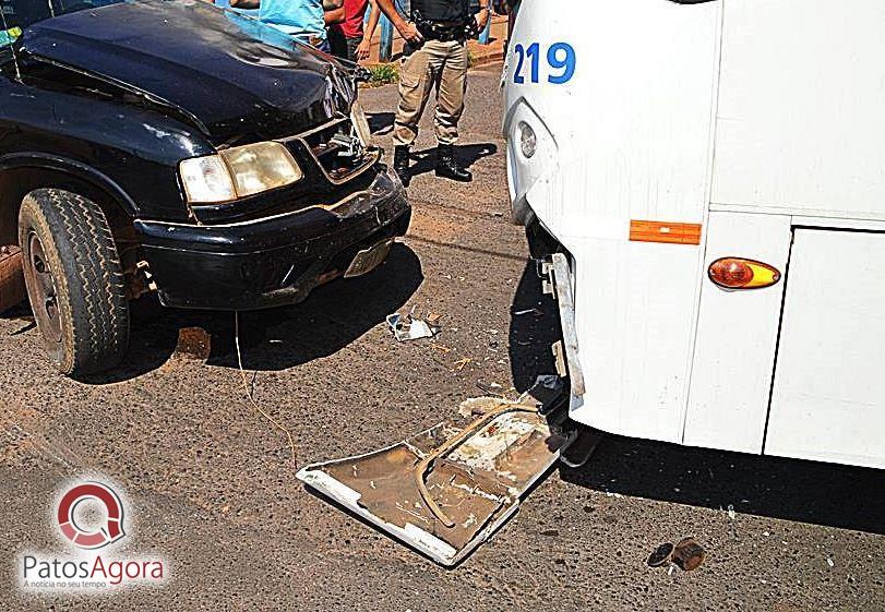 Motorista de ônibus evita que passageiros se machuquem em acidente no bairro Nova Floresta | Patos Agora - A notícia no seu tempo - https://patosagora.net