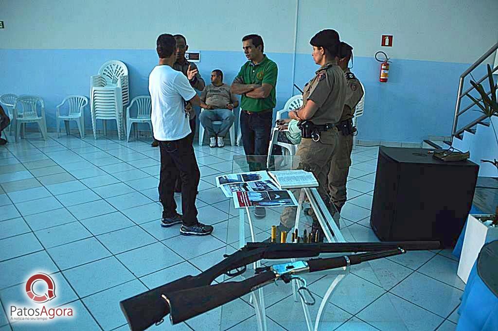 Duas armas e rádio comunicador são entregues por detento durante evangelização | Patos Agora - A notícia no seu tempo - https://patosagora.net
