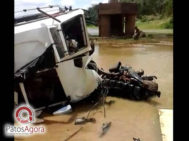 Dois ficam feridos após Bi Trem cair da ponte sobre o Rio da Prata na BR-040 | Patos Agora - A notícia no seu tempo - https://patosagora.net