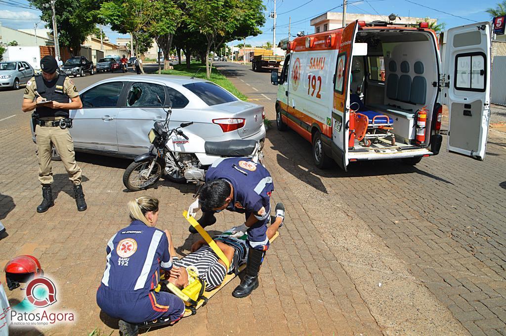 Motociclista inabilitado se envolve em acidente na Avenida Afonso Queiroz | Patos Agora - A notícia no seu tempo - https://patosagora.net