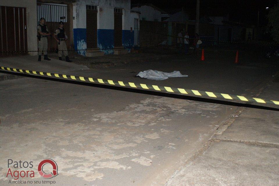 Mulher é morta com golpe de facão por causa de beijo em Carmo do Paranaíba | Patos Agora - A notícia no seu tempo - https://patosagora.net