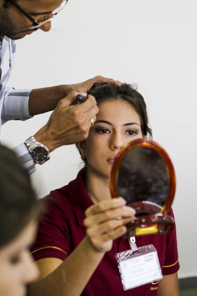 Escola de Rainhas realiza oficina de maquiagem para as candidatas | Patos Agora - A notícia no seu tempo - https://patosagora.net