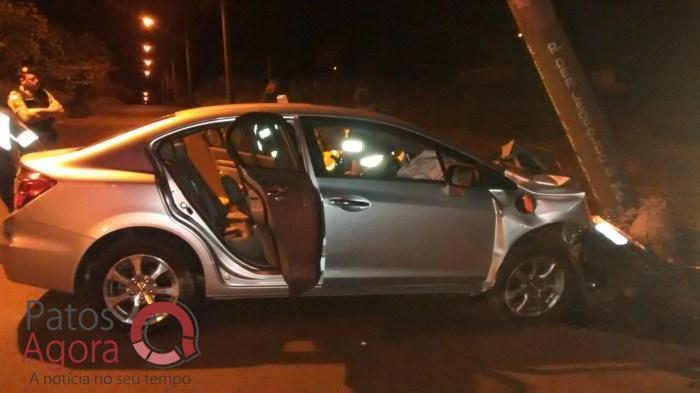 Motorista fica preso às ferragens após bater em poste | Patos Agora - A notícia no seu tempo - https://patosagora.net