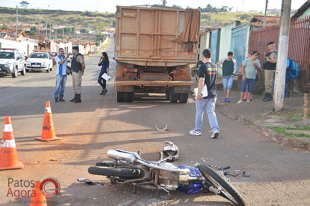 Motociclista morre após colidir em caminhão no bairro Jardim Esperança | Patos Agora - A notícia no seu tempo - https://patosagora.net