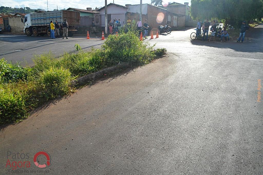 Motociclista morre após colidir em caminhão no bairro Jardim Esperança | Patos Agora - A notícia no seu tempo - https://patosagora.net