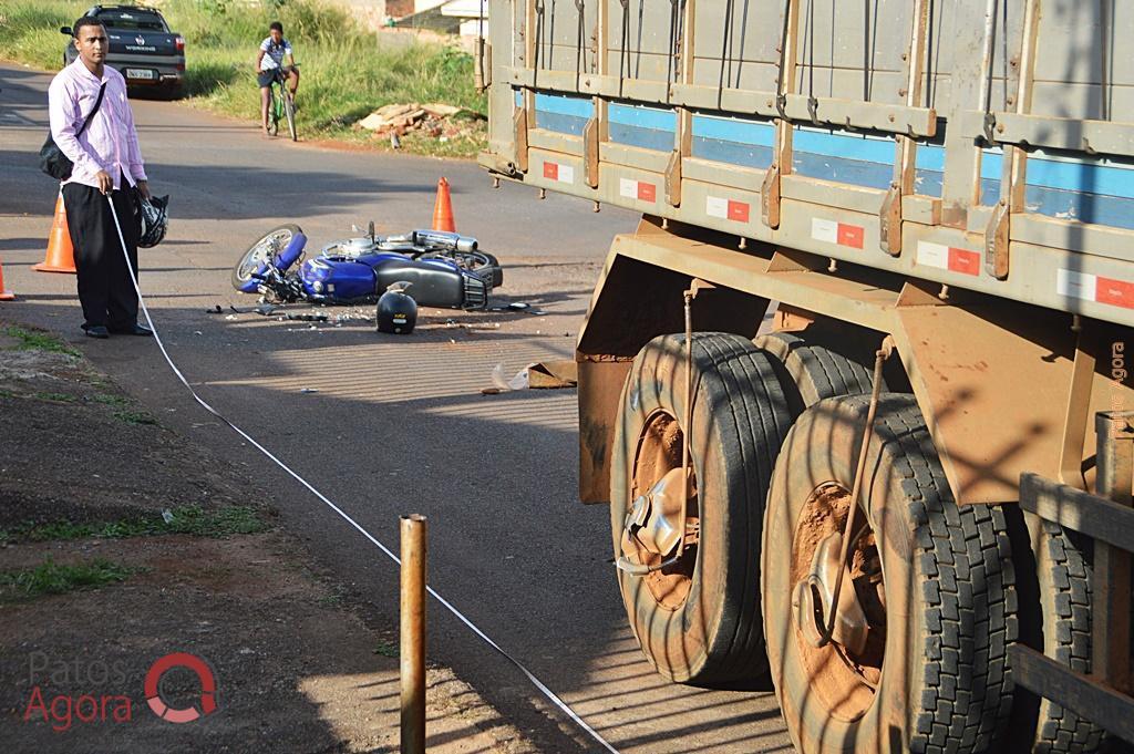 Motociclista morre após colidir em caminhão no bairro Jardim Esperança | Patos Agora - A notícia no seu tempo - https://patosagora.net