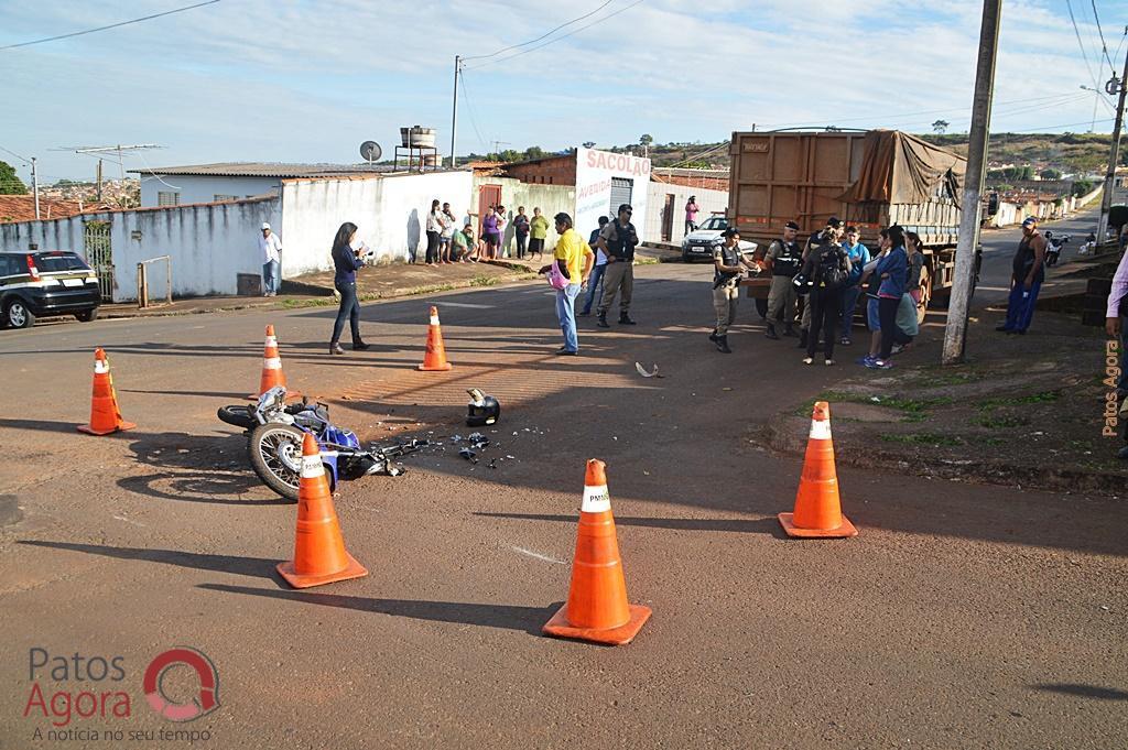 Motociclista morre após colidir em caminhão no bairro Jardim Esperança | Patos Agora - A notícia no seu tempo - https://patosagora.net