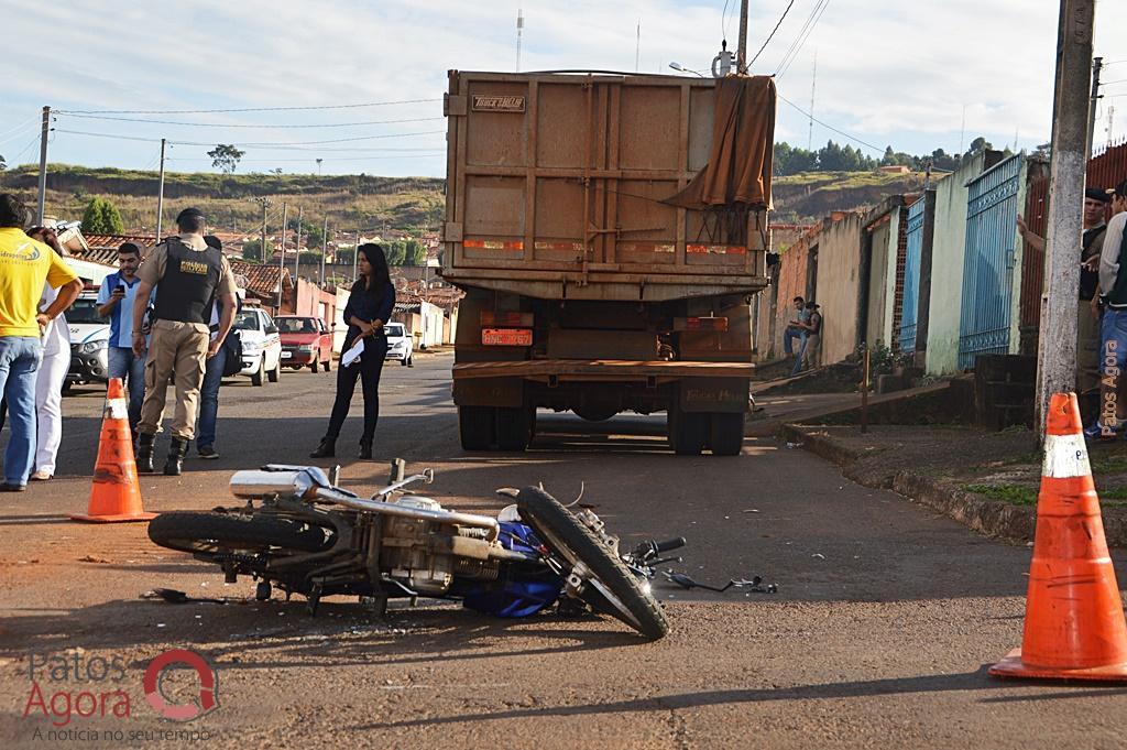 Motociclista morre após colidir em caminhão no bairro Jardim Esperança | Patos Agora - A notícia no seu tempo - https://patosagora.net