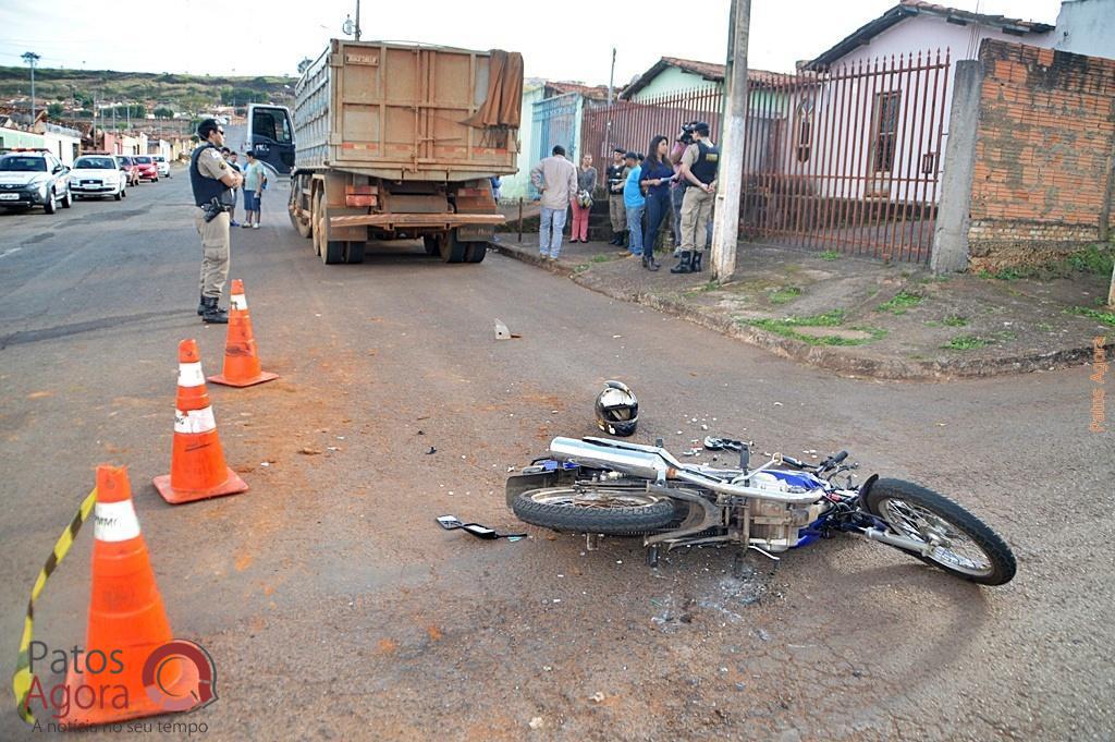 Motociclista morre após colidir em caminhão no bairro Jardim Esperança | Patos Agora - A notícia no seu tempo - https://patosagora.net