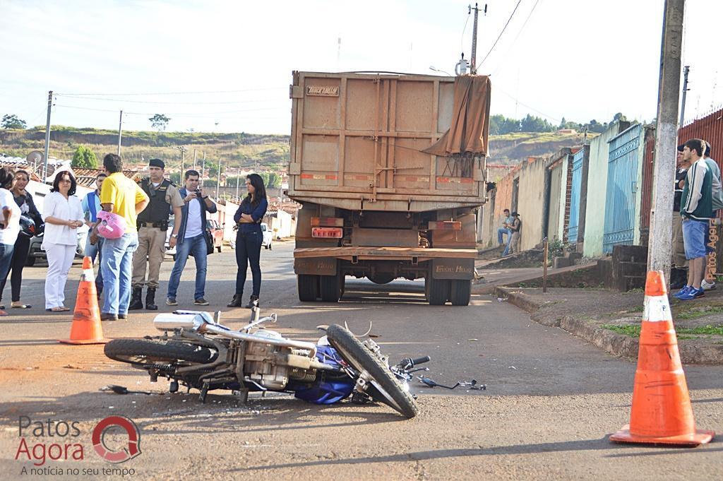 Motociclista morre após colidir em caminhão no bairro Jardim Esperança | Patos Agora - A notícia no seu tempo - https://patosagora.net