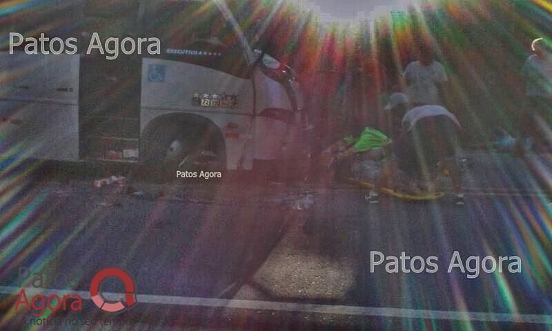 Grave acidente entre micro-ônibus e carreta deixa mortos e feridos na BR-365  | Patos Agora - A notícia no seu tempo - https://patosagora.net