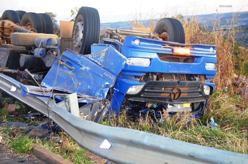 Motorista morre em capotamento na curva do Belvedere na BR-354 próximo de Rio Paranaíba | Patos Agora - A notícia no seu tempo - https://patosagora.net