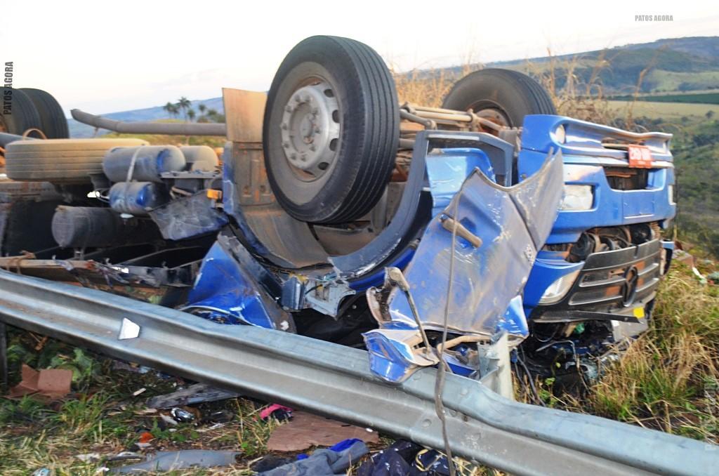 Motorista morre em capotamento na curva do Belvedere na BR-354 próximo de Rio Paranaíba | Patos Agora - A notícia no seu tempo - https://patosagora.net