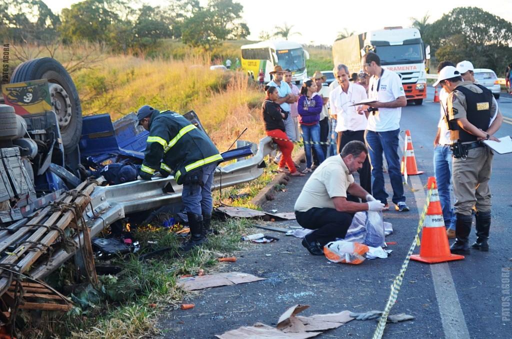 Motorista morre em capotamento na curva do Belvedere na BR-354 próximo de Rio Paranaíba | Patos Agora - A notícia no seu tempo - https://patosagora.net