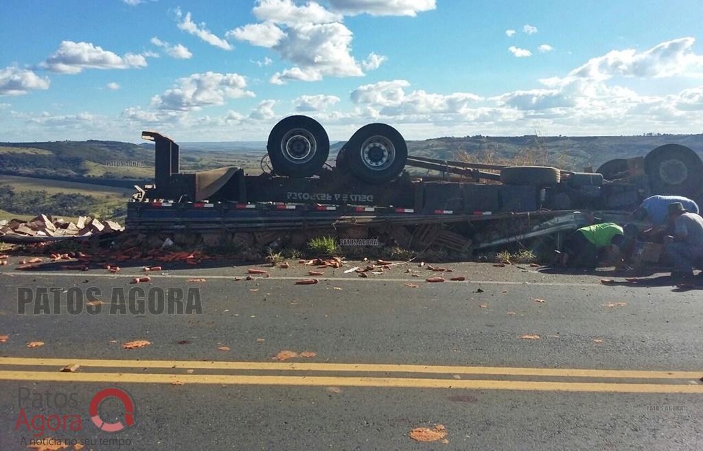 Motorista morre em capotamento na curva do Belvedere na BR-354 próximo de Rio Paranaíba | Patos Agora - A notícia no seu tempo - https://patosagora.net