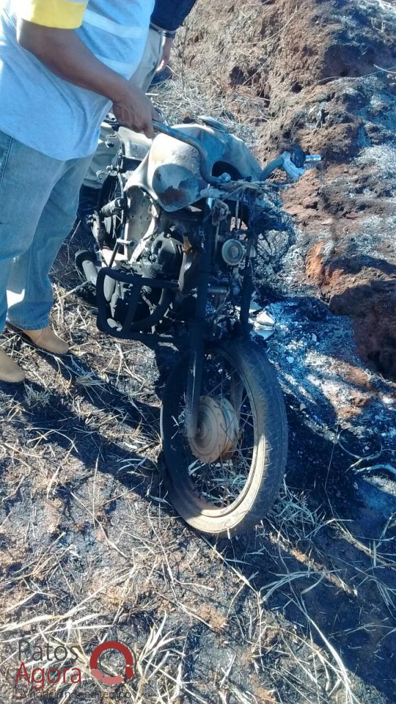 Polícia Militar registra mais uma motocicleta incendiada em Patos de Minas | Patos Agora - A notícia no seu tempo - https://patosagora.net