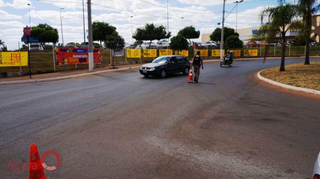 Motorista avança parada obrigatória e provoca acidente na Avenida Marabá | Patos Agora - A notícia no seu tempo - https://patosagora.net