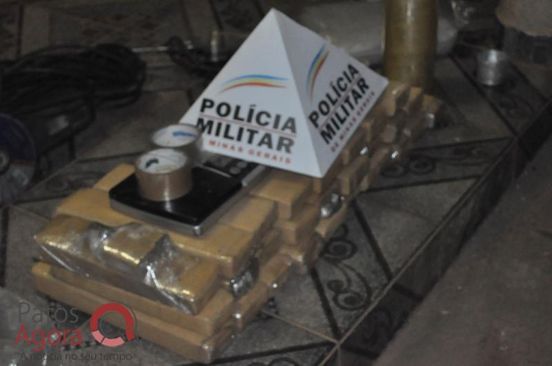 PM apreende 25 tabletes de maconha e galos de rinha no Bairro Vila Rosa | Patos Agora - A notícia no seu tempo - https://patosagora.net
