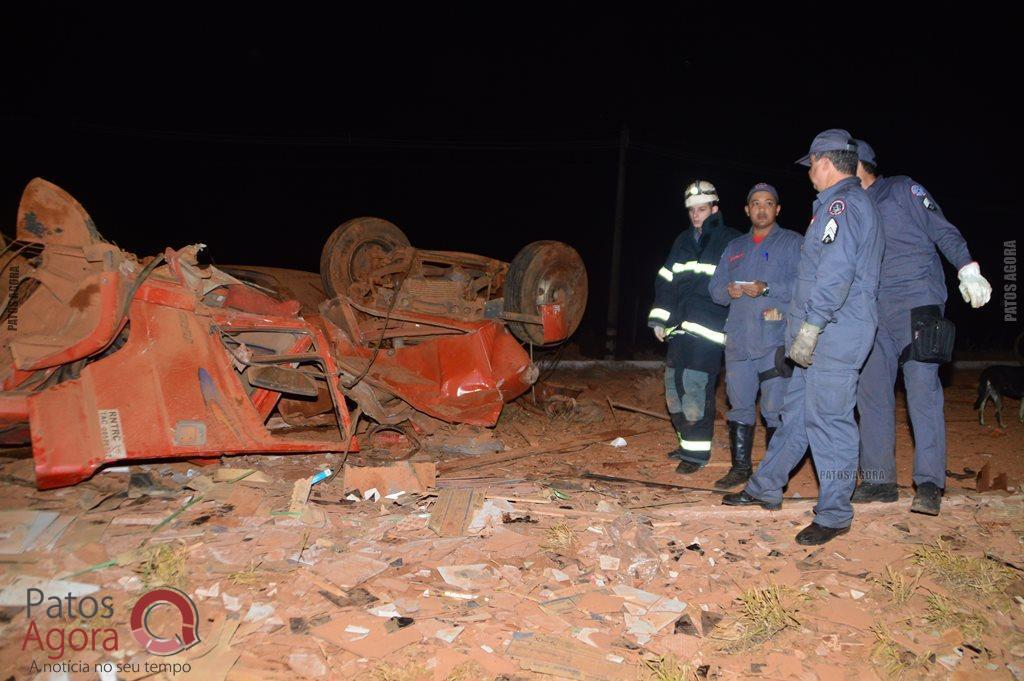 Caminhão sobe em alça de acesso da BR-365, atinge dois veículos e quatro ficam feridos | Patos Agora - A notícia no seu tempo - https://patosagora.net