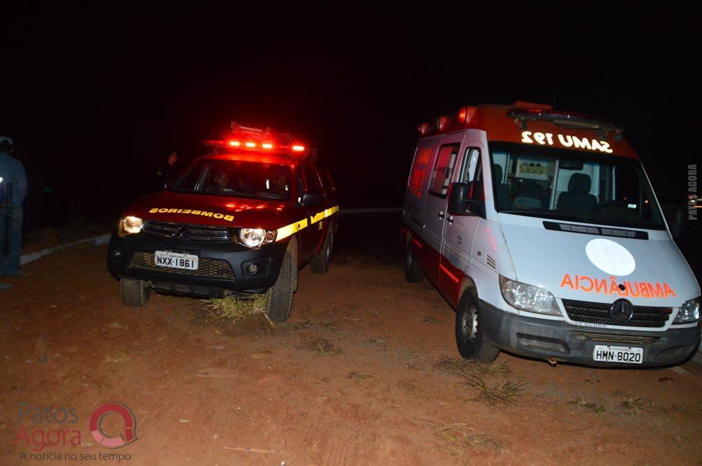 Caminhão sobe em alça de acesso da BR-365, atinge dois veículos e quatro ficam feridos | Patos Agora - A notícia no seu tempo - https://patosagora.net