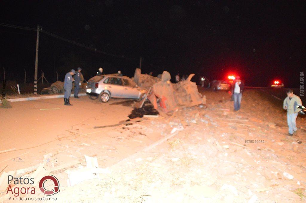 Caminhão sobe em alça de acesso da BR-365, atinge dois veículos e quatro ficam feridos | Patos Agora - A notícia no seu tempo - https://patosagora.net