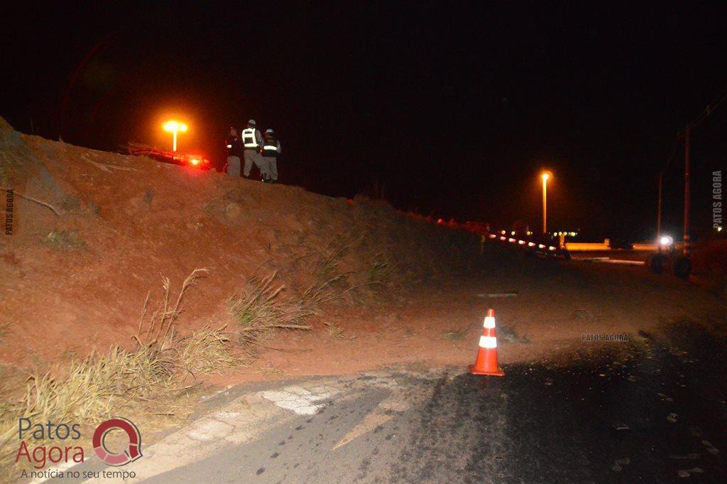 Caminhão sobe em alça de acesso da BR-365, atinge dois veículos e quatro ficam feridos | Patos Agora - A notícia no seu tempo - https://patosagora.net