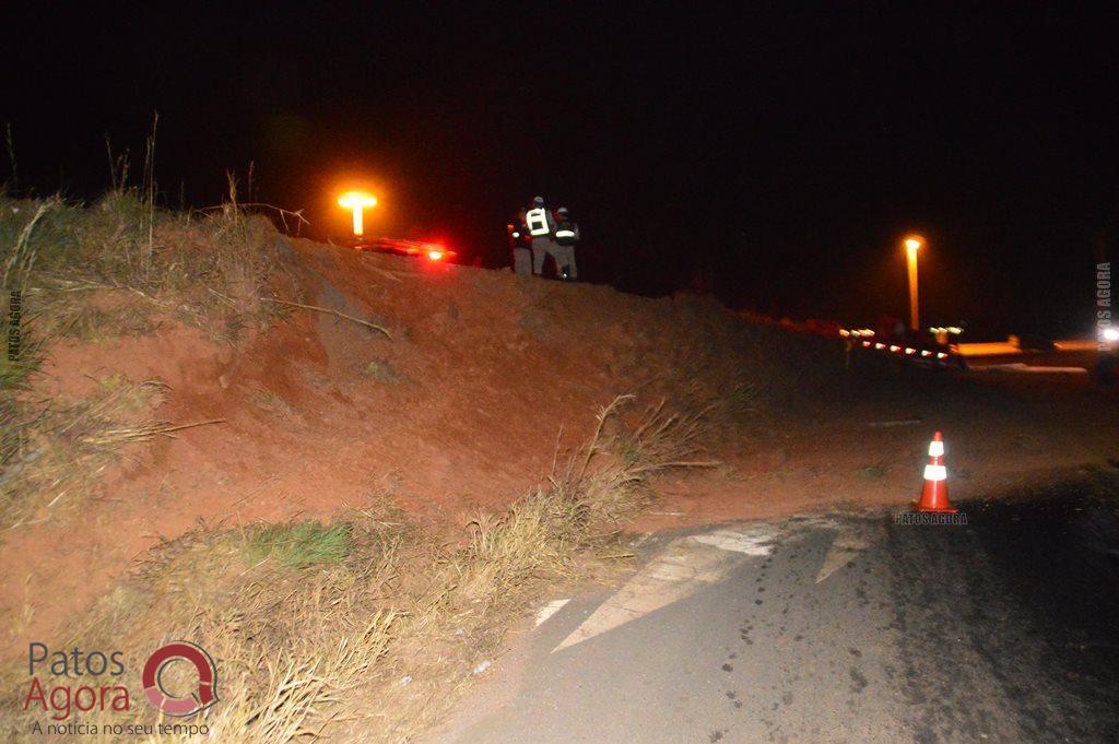 Caminhão sobe em alça de acesso da BR-365, atinge dois veículos e quatro ficam feridos | Patos Agora - A notícia no seu tempo - https://patosagora.net