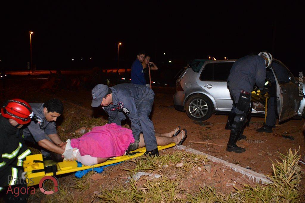 Caminhão sobe em alça de acesso da BR-365, atinge dois veículos e quatro ficam feridos | Patos Agora - A notícia no seu tempo - https://patosagora.net