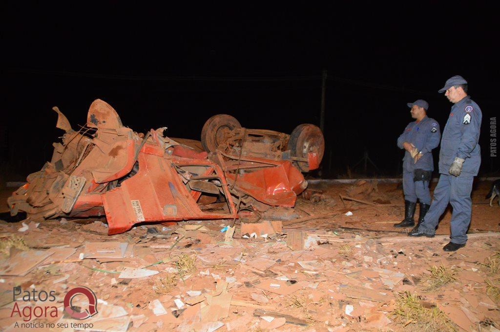 Caminhão sobe em alça de acesso da BR-365, atinge dois veículos e quatro ficam feridos | Patos Agora - A notícia no seu tempo - https://patosagora.net