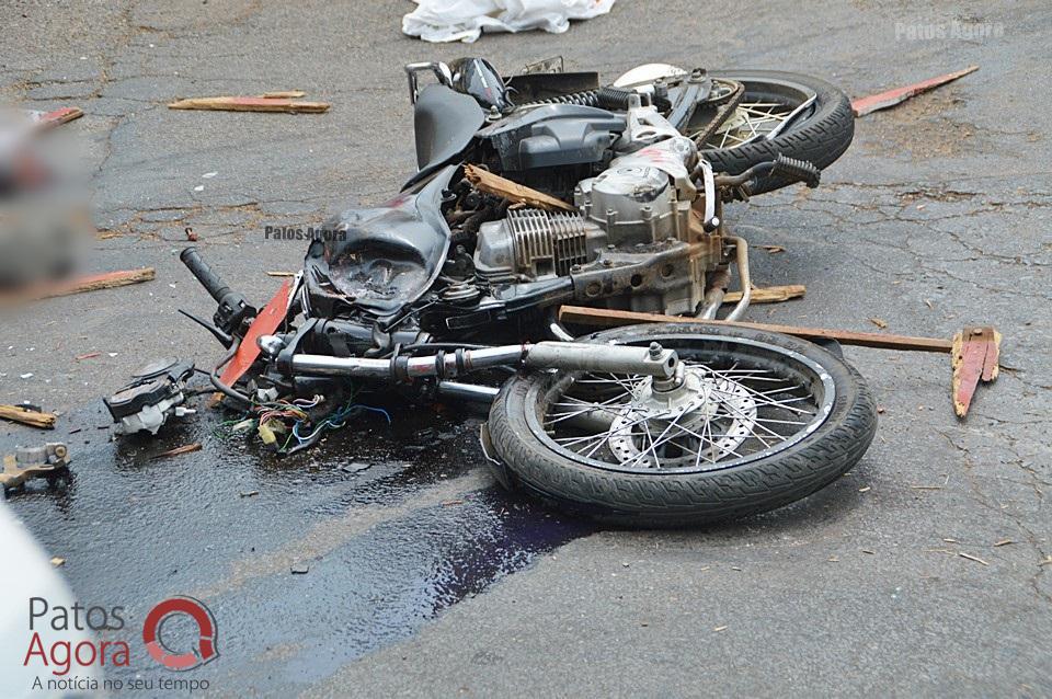 Motociclista morre em grave acidente na Rua Major Gote em frente ao Parque de Exposições | Patos Agora - A notícia no seu tempo - https://patosagora.net