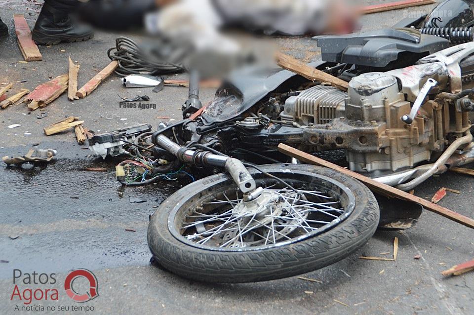 Motociclista morre em grave acidente na Rua Major Gote em frente ao Parque de Exposições | Patos Agora - A notícia no seu tempo - https://patosagora.net