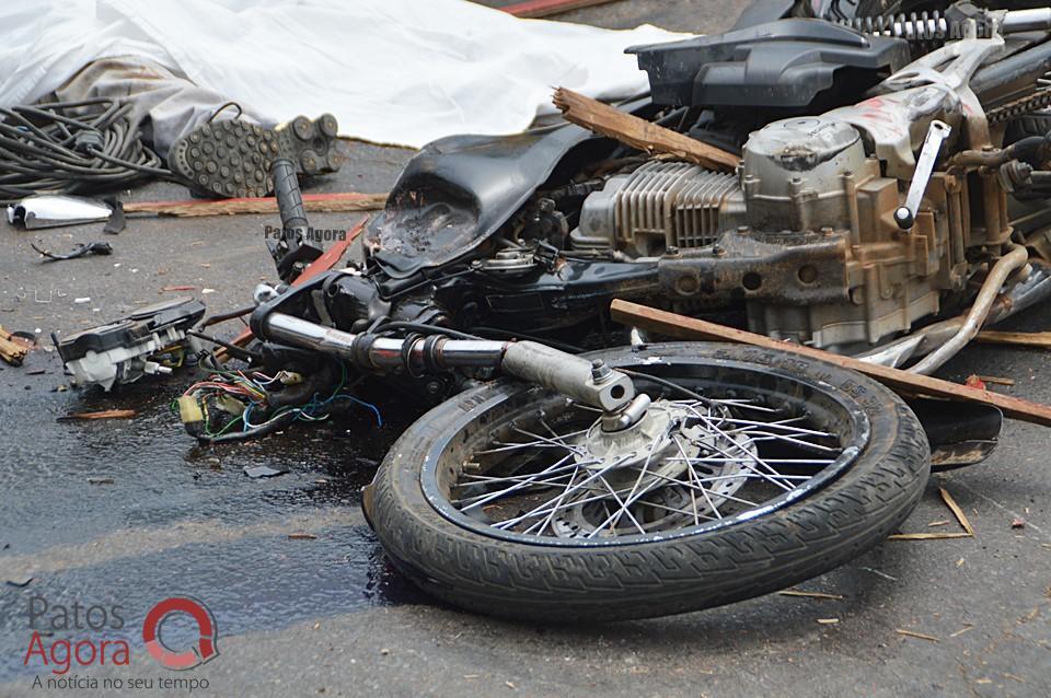 Motociclista morre em grave acidente na Rua Major Gote em frente ao Parque de Exposições | Patos Agora - A notícia no seu tempo - https://patosagora.net