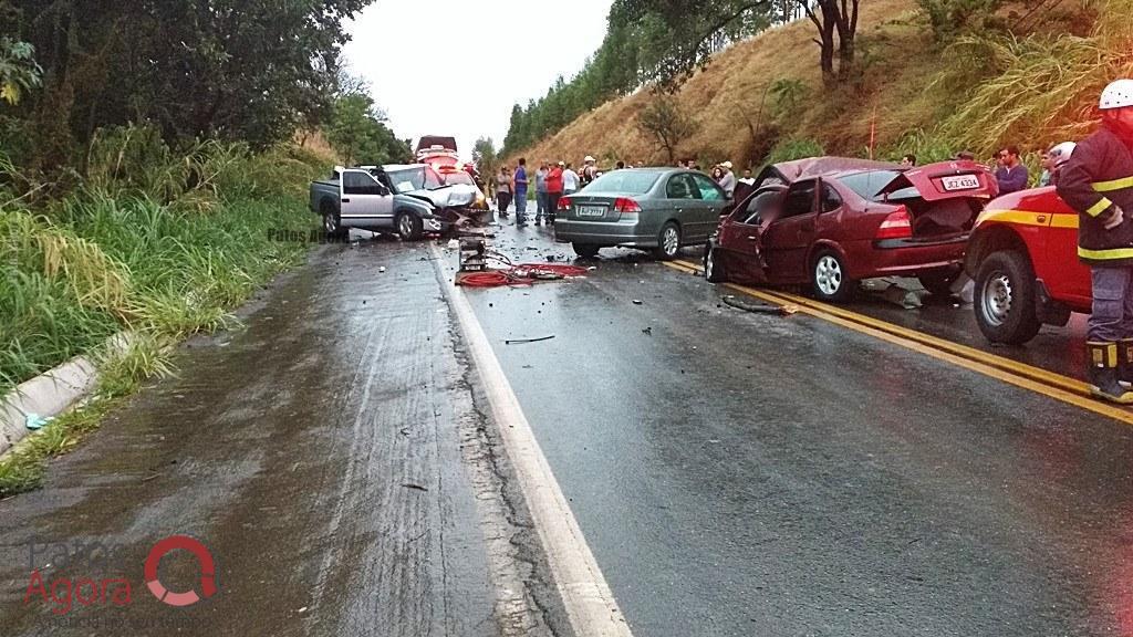 Acidente  grave envolvendo  três veículos com uma vítima fatal na MGC-354 entre Patos de Minas  e Presidente  Olegário. | Patos Agora - A notícia no seu tempo - https://patosagora.net