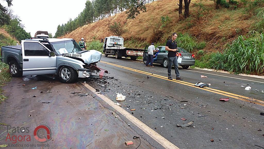 Acidente  grave envolvendo  três veículos com uma vítima fatal na MGC-354 entre Patos de Minas  e Presidente  Olegário. | Patos Agora - A notícia no seu tempo - https://patosagora.net