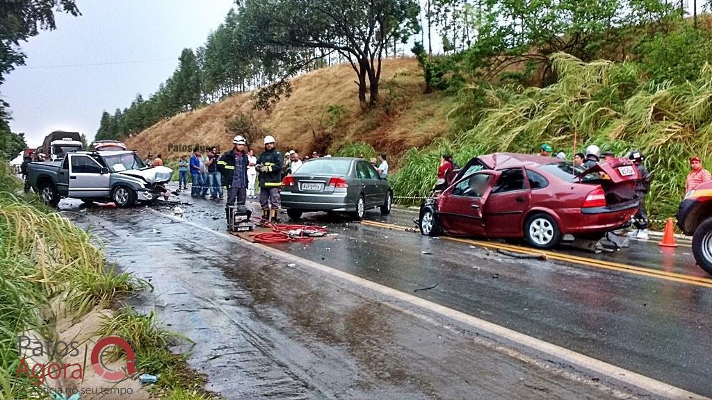 Acidente  grave envolvendo  três veículos com uma vítima fatal na MGC-354 entre Patos de Minas  e Presidente  Olegário. | Patos Agora - A notícia no seu tempo - https://patosagora.net