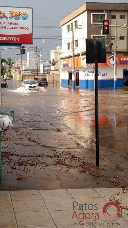 Forte chuva com granizo cai em Patos de Minas e causa estragos em vários pontos da cidade | Patos Agora - A notícia no seu tempo - https://patosagora.net