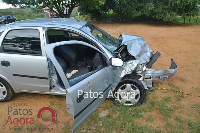Condutora realiza conversão na BR-365 e provoca grave acidente  | Patos Agora - A notícia no seu tempo - https://patosagora.net