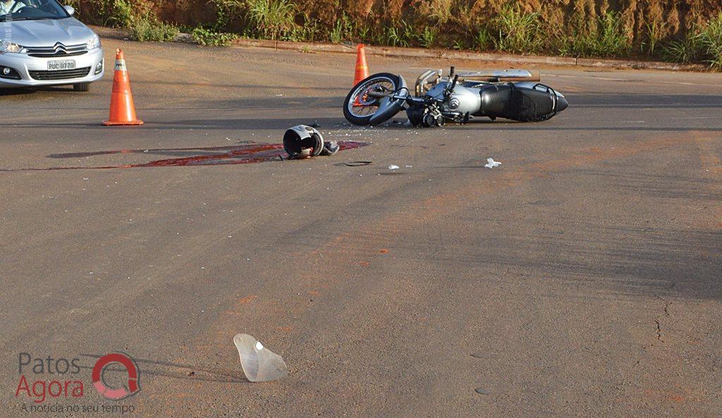 Acidente entre motocicleta e caminhão deixa rapaz gravemente ferido na Av. Fátima Porto | Patos Agora - A notícia no seu tempo - https://patosagora.net