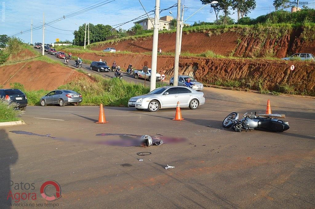 Acidente entre motocicleta e caminhão deixa rapaz gravemente ferido na Av. Fátima Porto | Patos Agora - A notícia no seu tempo - https://patosagora.net