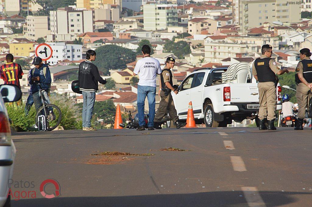 Acidente entre motocicleta e caminhão deixa rapaz gravemente ferido na Av. Fátima Porto | Patos Agora - A notícia no seu tempo - https://patosagora.net